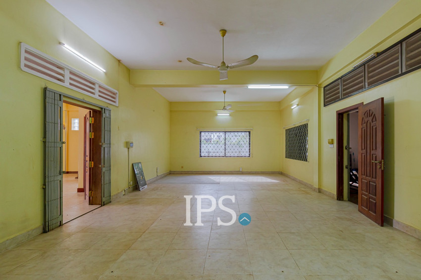 5 Bedroom Commercial Villa For Rent - Sala Kamreuk, Siem Reap