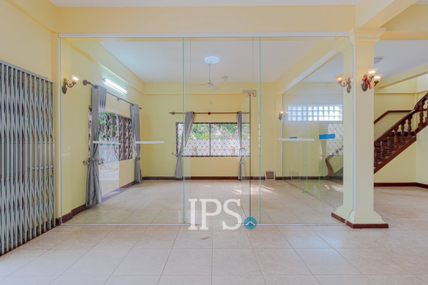 5 Bedroom Commercial Villa For Rent - Sala Kamreuk, Siem Reap