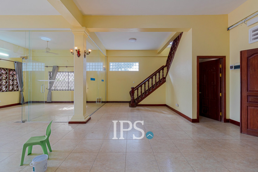 5 Bedroom Commercial Villa For Rent - Sala Kamreuk, Siem Reap