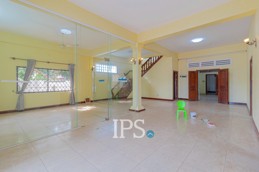 5 Bedroom Commercial Villa For Rent - Sala Kamreuk, Siem Reap