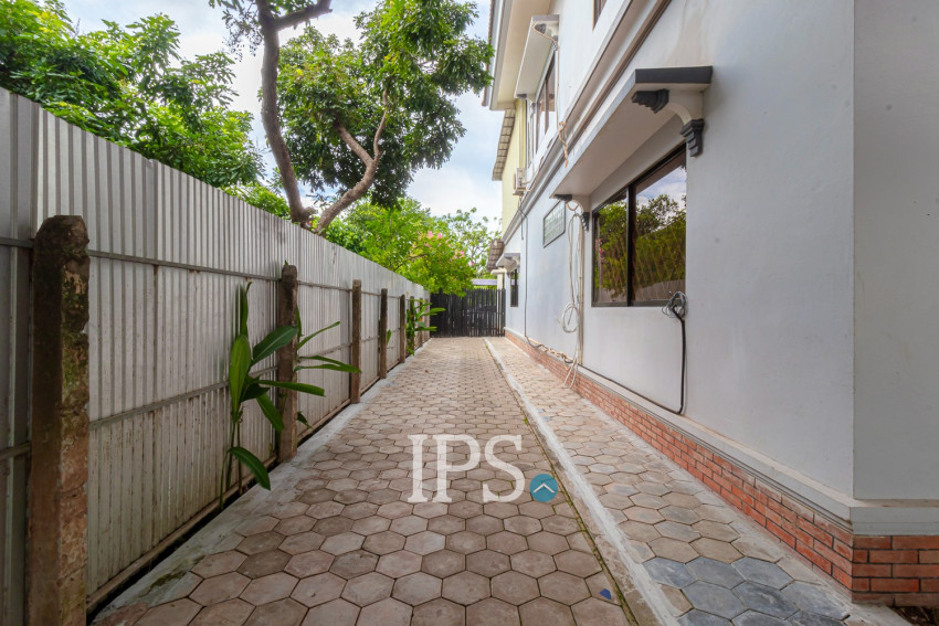 5 Bedroom Commercial Villa For Rent - Sala Kamreuk, Siem Reap