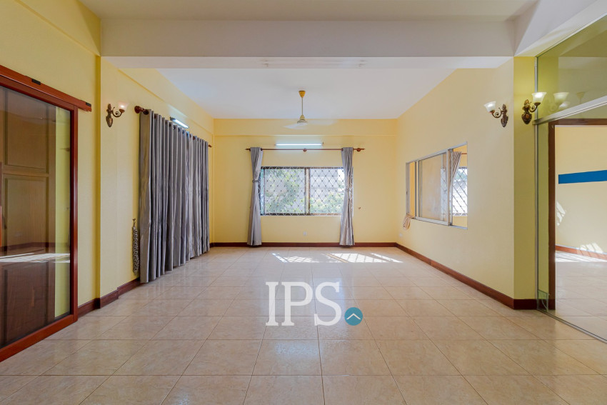 5 Bedroom Commercial Villa For Rent - Sala Kamreuk, Siem Reap