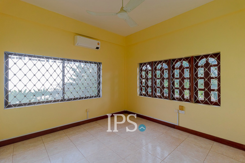 5 Bedroom Commercial Villa For Rent - Sala Kamreuk, Siem Reap