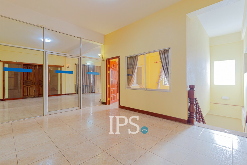 5 Bedroom Commercial Villa For Rent - Sala Kamreuk, Siem Reap