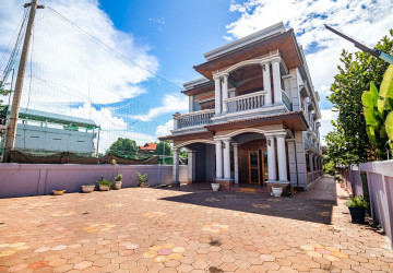 7 Bedroom House For Rent - Sangkat Siem Reap, Siem Reap thumbnail