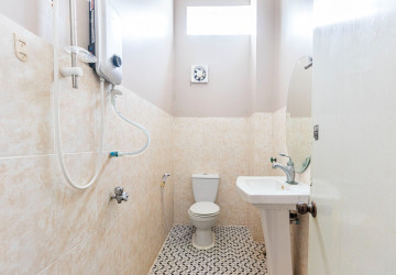 7 Bedroom House For Rent - Sangkat Siem Reap, Siem Reap thumbnail