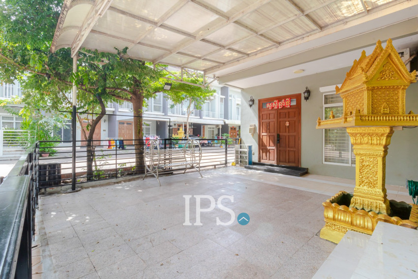 3 Bedroom Townhouse For Rent - Borey Premier, Svay Dangkum, Siem Reap