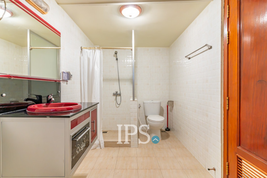 5 Bedroom Villa For Rent - BKK1, Phnom Penh