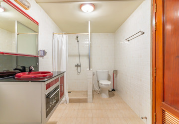 5 Bedroom Villa For Rent - BKK1, Phnom Penh thumbnail