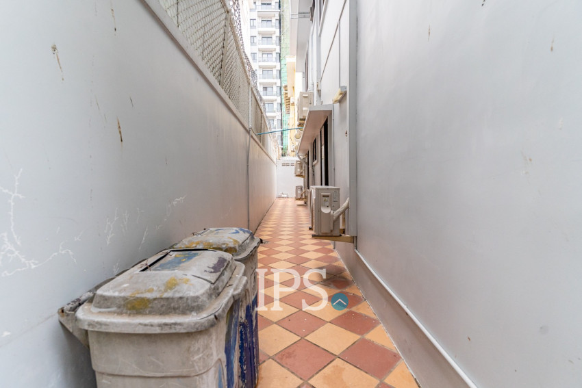 5 Bedroom Villa For Rent - BKK1, Phnom Penh