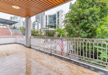 5 Bedroom Villa For Rent - BKK1, Phnom Penh thumbnail