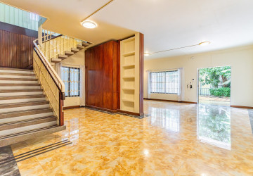 5 Bedroom Villa For Rent - BKK1, Phnom Penh thumbnail
