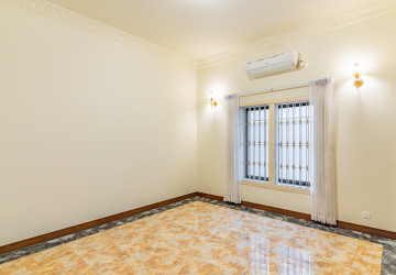 5 Bedroom Villa For Rent - BKK1, Phnom Penh thumbnail