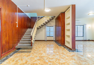 5 Bedroom Villa For Rent - BKK1, Phnom Penh thumbnail