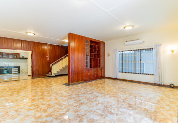 5 Bedroom Villa For Rent - BKK1, Phnom Penh thumbnail