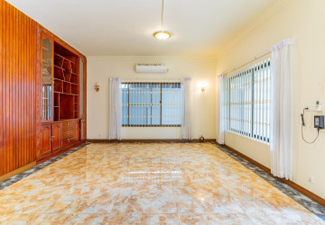 5 Bedroom Villa For Rent - BKK1, Phnom Penh thumbnail
