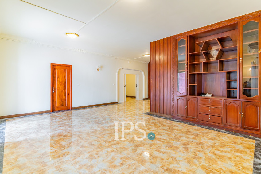 5 Bedroom Villa For Rent - BKK1, Phnom Penh