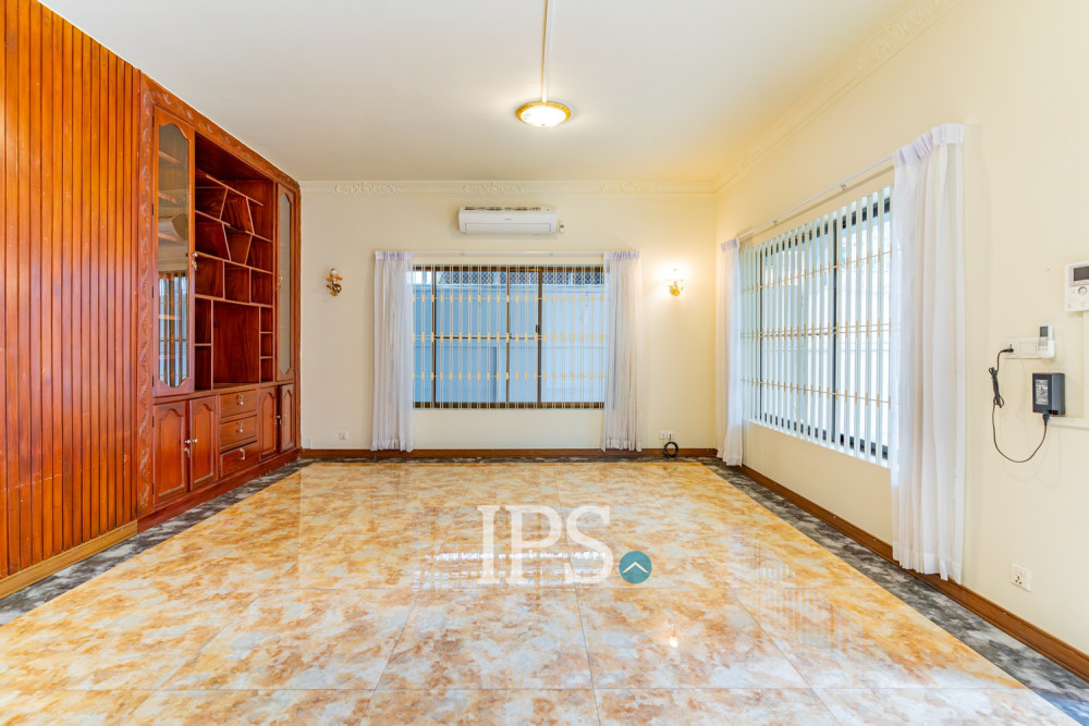 5 Bedroom Villa For Rent - BKK1, Phnom Penh - Image 3