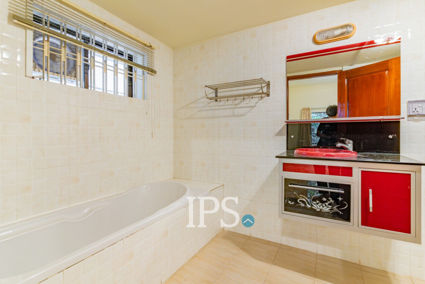 5 Bedroom Villa For Rent - BKK1, Phnom Penh