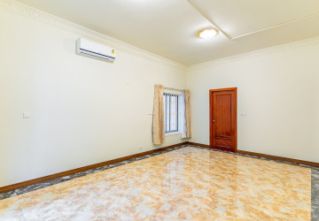 5 Bedroom Villa For Rent - BKK1, Phnom Penh thumbnail