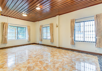 5 Bedroom Villa For Rent - BKK1, Phnom Penh thumbnail