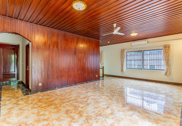 5 Bedroom Villa For Rent - BKK1, Phnom Penh thumbnail