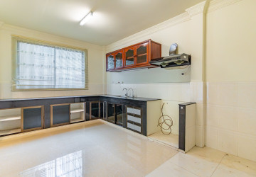 5 Bedroom Villa For Rent - BKK1, Phnom Penh thumbnail