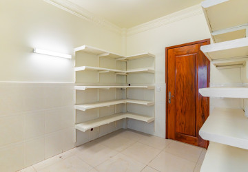 5 Bedroom Villa For Rent - BKK1, Phnom Penh thumbnail