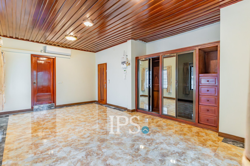 5 Bedroom Villa For Rent - BKK1, Phnom Penh