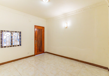 5 Bedroom Villa For Rent - BKK1, Phnom Penh thumbnail