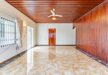 5 Bedroom Villa For Rent - BKK1, Phnom Penh thumbnail