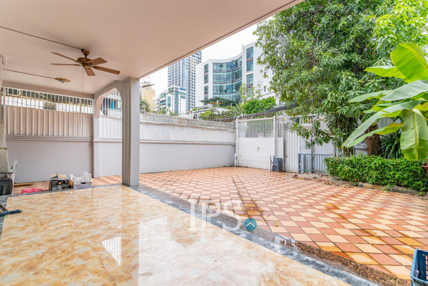 5 Bedroom Villa For Rent - BKK1, Phnom Penh
