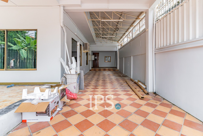 5 Bedroom Villa For Rent - BKK1, Phnom Penh