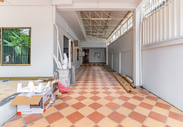 5 Bedroom Villa For Rent - BKK1, Phnom Penh thumbnail