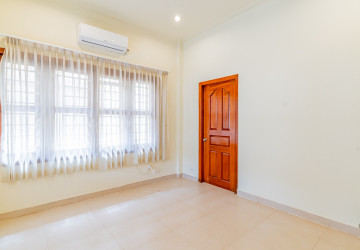 4 Bedroom Villa For Rent - BKK1, Phnom Penh thumbnail