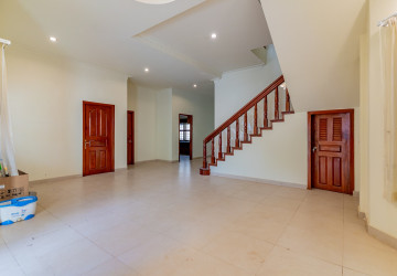 4 Bedroom Villa For Rent - BKK1, Phnom Penh thumbnail