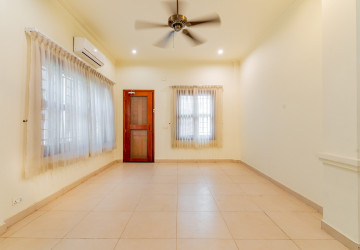 4 Bedroom Villa For Rent - BKK1, Phnom Penh thumbnail