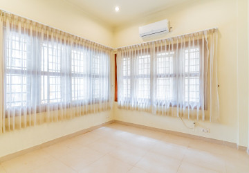 4 Bedroom Villa For Rent - BKK1, Phnom Penh thumbnail