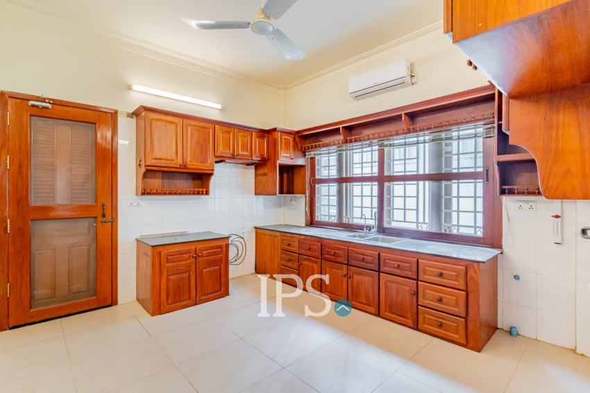 4 Bedroom Villa For Rent - BKK1, Phnom Penh