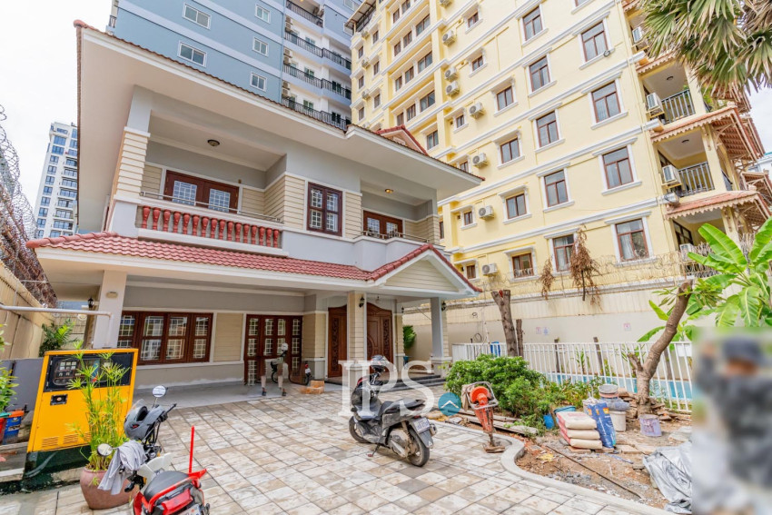 4 Bedroom Villa For Rent - BKK1, Phnom Penh