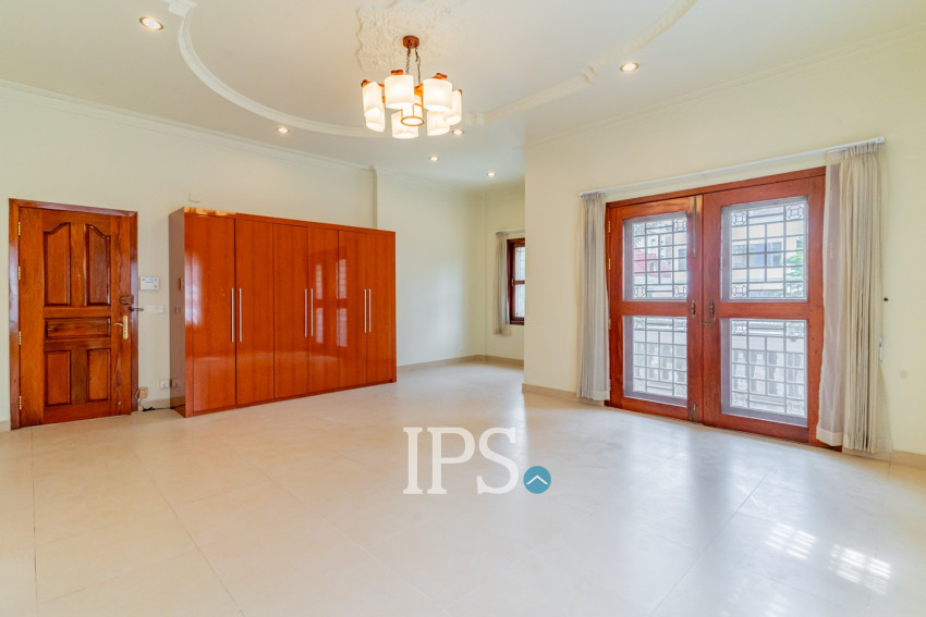 4 Bedroom Villa For Rent - BKK1, Phnom Penh