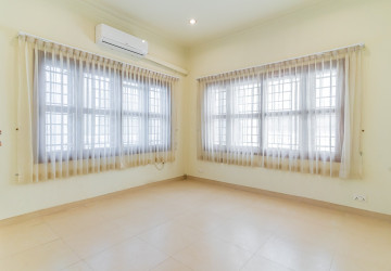 4 Bedroom Villa For Rent - BKK1, Phnom Penh thumbnail