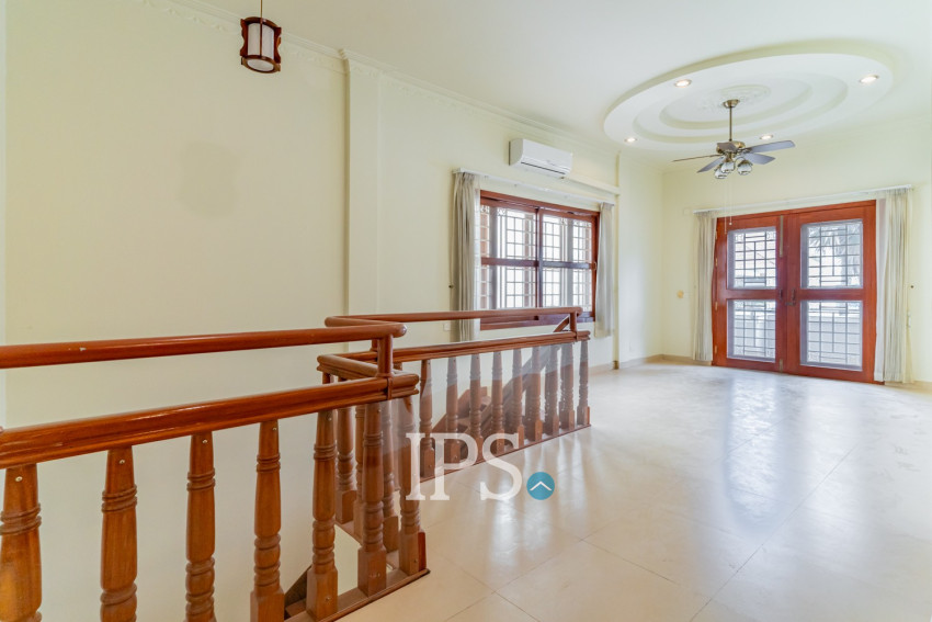 4 Bedroom Villa For Rent - BKK1, Phnom Penh