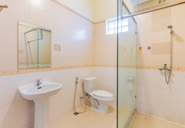 4 Bedroom Villa For Rent - BKK1, Phnom Penh thumbnail