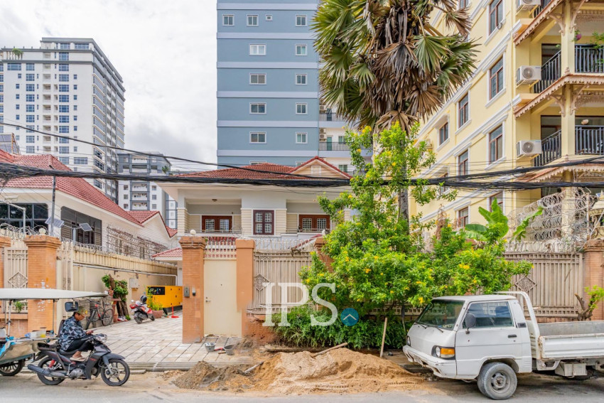 4 Bedroom Villa For Rent - BKK1, Phnom Penh