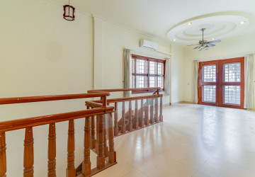 4 Bedroom Villa For Rent - BKK1, Phnom Penh thumbnail