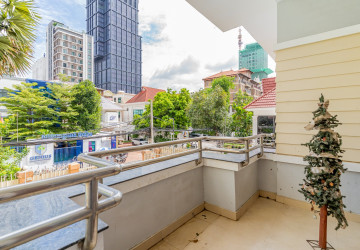 4 Bedroom Villa For Rent - BKK1, Phnom Penh thumbnail