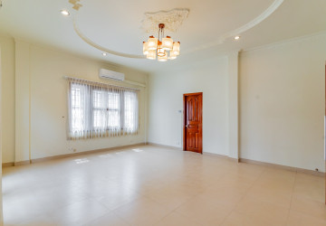 4 Bedroom Villa For Rent - BKK1, Phnom Penh thumbnail