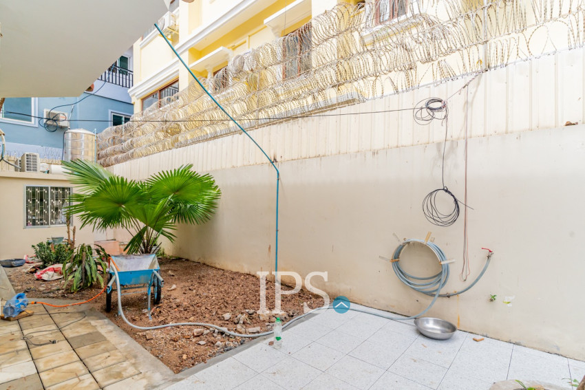 4 Bedroom Villa For Rent - BKK1, Phnom Penh