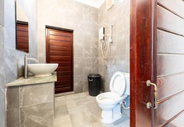 4 Bedroom Luxury Villa For Sale - Kraing Thnong, Sen Sok, Phnom Penh thumbnail